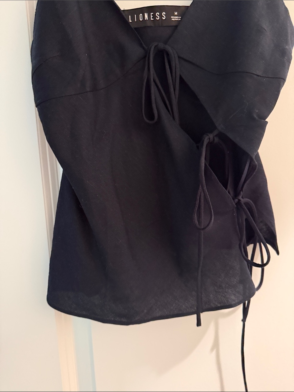 Revolve tie tank - Picture 3 of 3